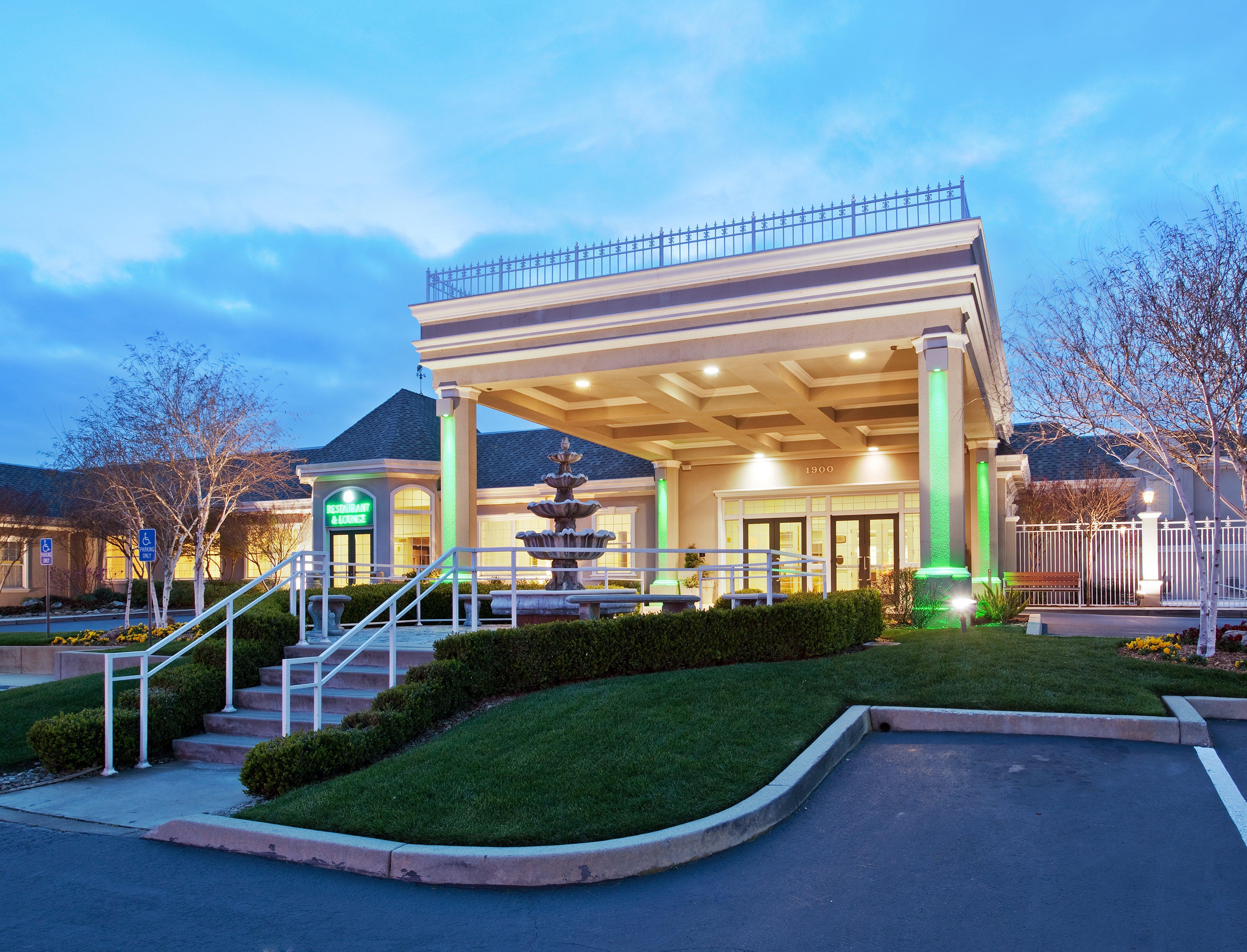 Holiday Inn Redding By Ihg Kültér fotó